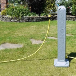 Waterzuil Met Kraan En Aansluiting - Grijs